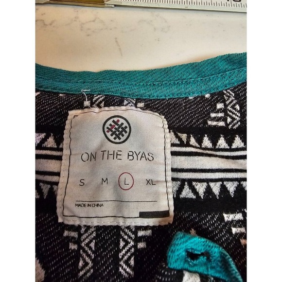 On The Byas T Shirt size Large Black Pineapple print 1/4 button short sleeve - Picture 3 of 9